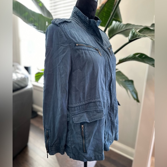 For the Republic Aqua Blue Utility Multiple Pockets Zip front closure Size S - Picture 3 of 10